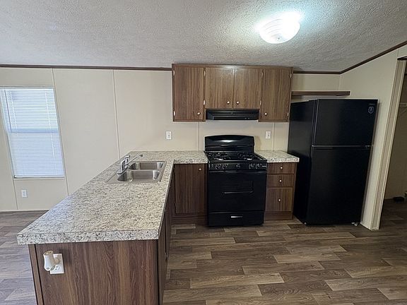 4th image of 17 Amos Valley Dr