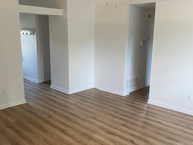 1433 Buena Vista Cir — Photo 7
