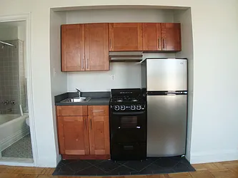 Rented by DSA Realty Midtown West