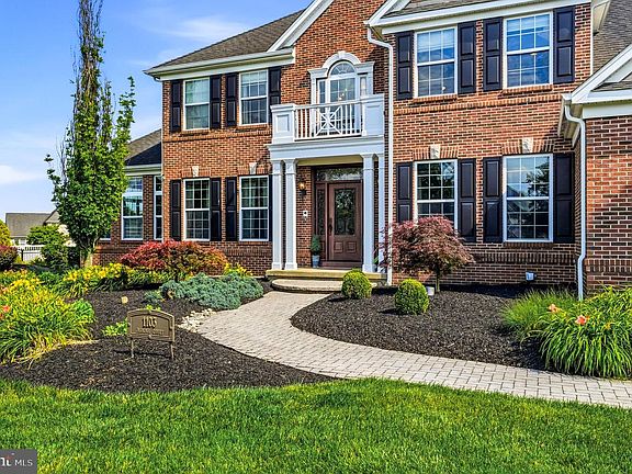 3rd image of 1103 Jasmine Ct