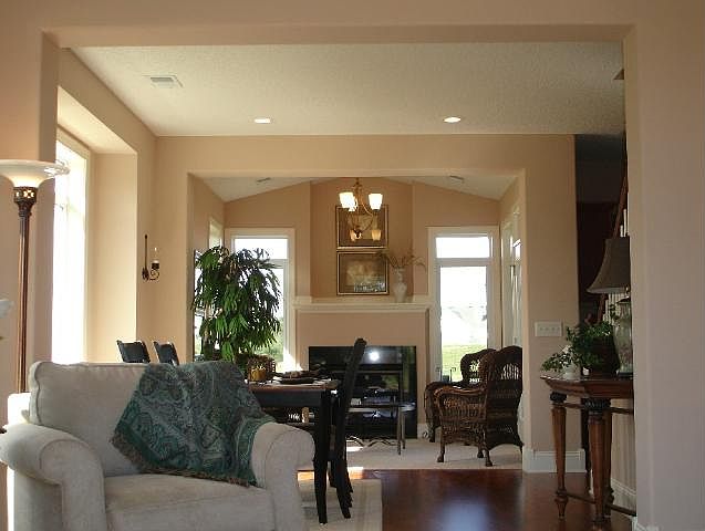 1st image of 419 Aqua Cir