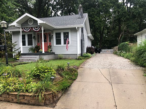 3rd image of 218 McKinley Blvd