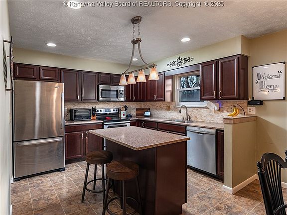 4th image of 1111 Ivywood Ln