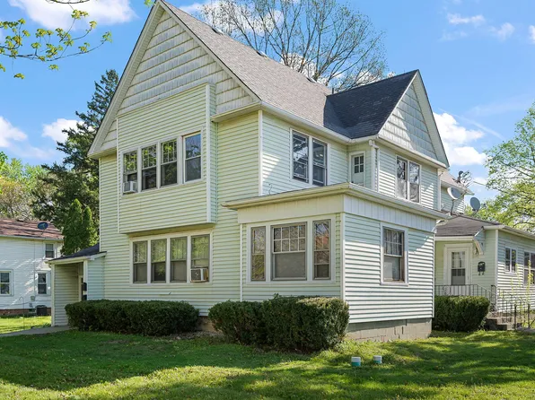 324 S Main St, Crown Point, IN 46307