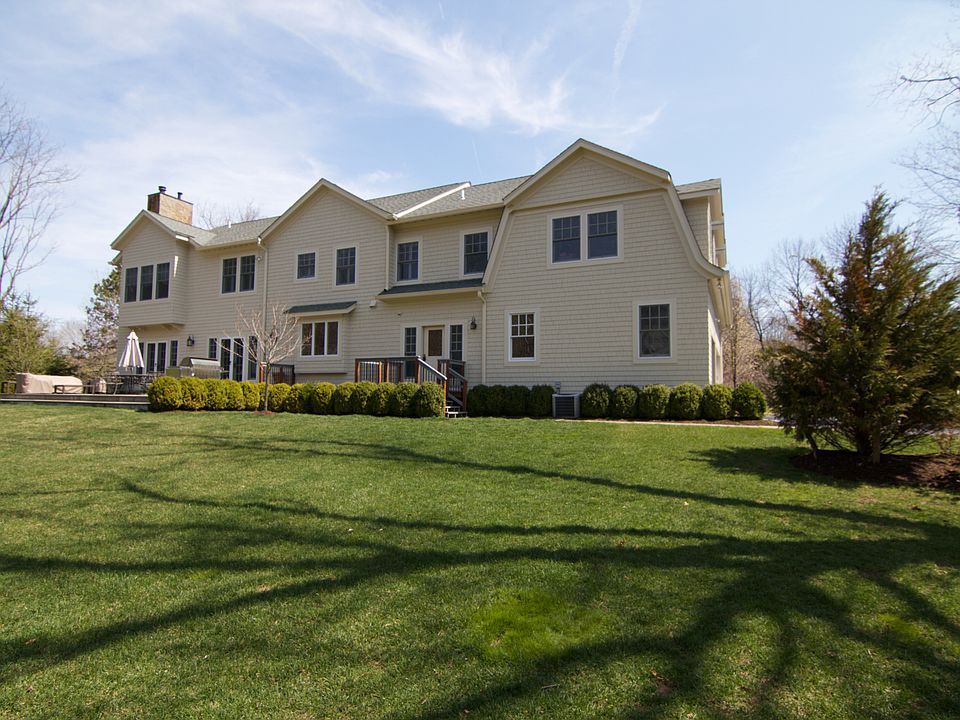 2nd image of 10 Byram Meadows Rd