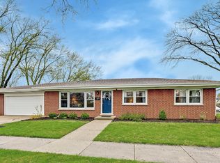 100 N Emerson St, Mount Prospect, IL 60056