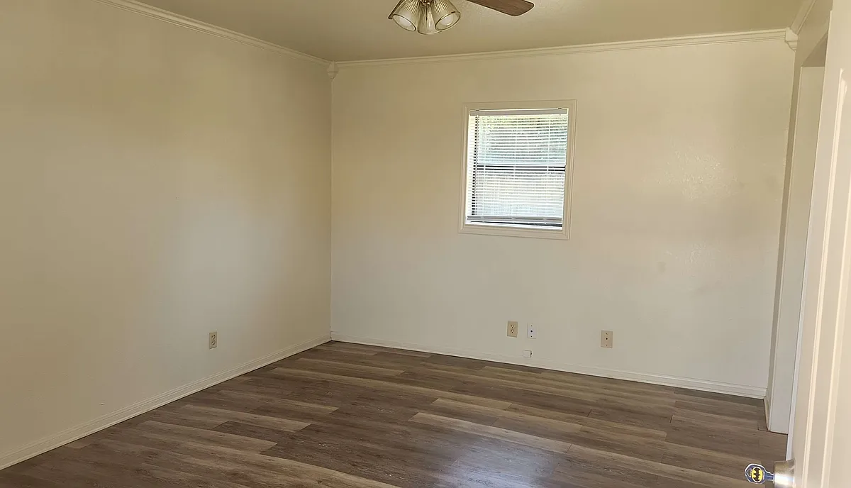 02 Living Room_11182025 - 1104 E Ave E