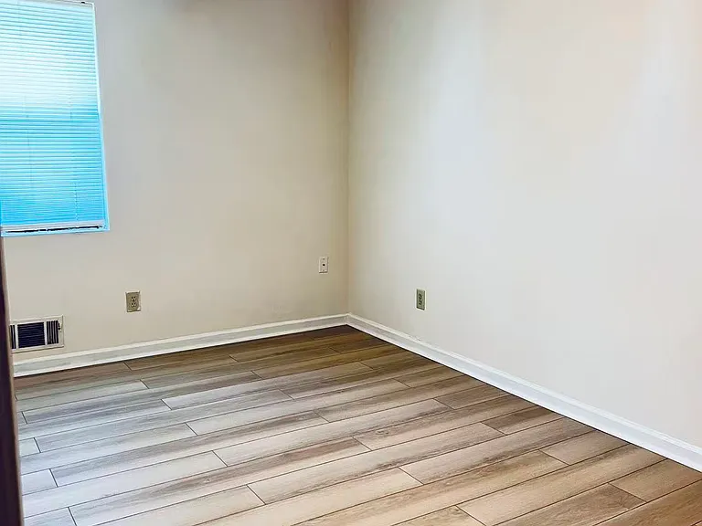 5022 Top Cat Ct — Photo 3