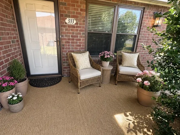 333 Deer Lake Dr, Nashville, TN 37221