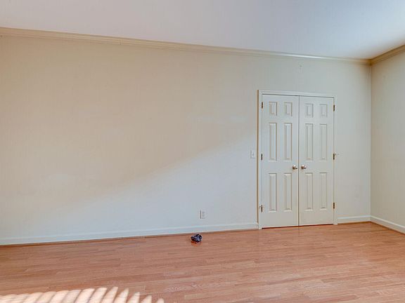 2nd image of 2110 Portland Ave