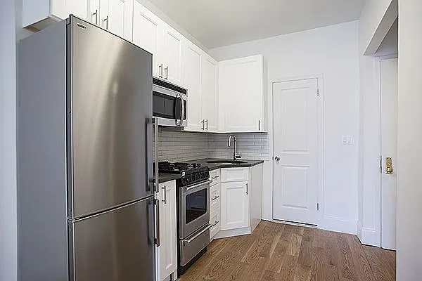 Rented by Weinstein Realty Group | media 15