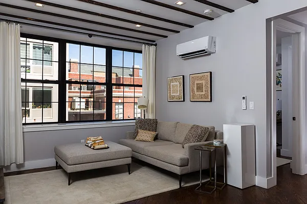 Rented by Nooklyn NYC LLC | media 43
