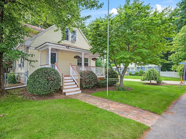 26 W Leonard St, Foxboro, MA 02035