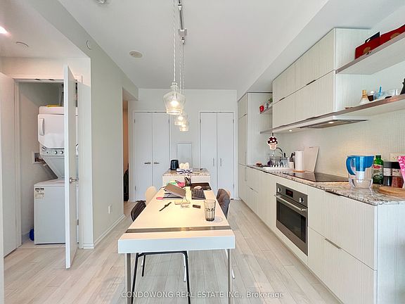 4th image of 197 Yonge St #2501