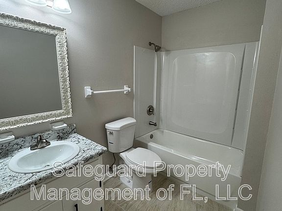 4th image of 1118 Winton Ave #A