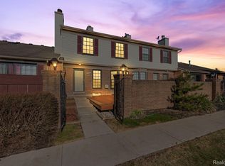 30998 Country Blf, Farmington, MI 48331
