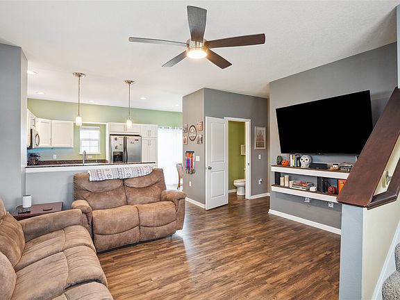 2nd image of 2102 High St