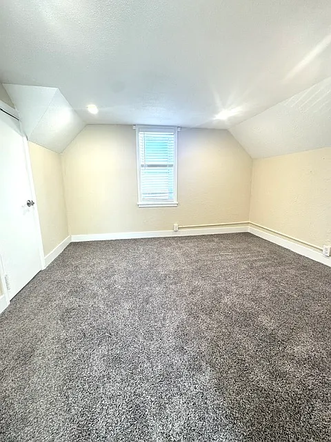 3 bed, 1400 sqft, $2,400 — Photo 4