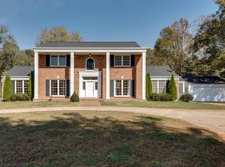 1215 S Harpeth Rd, Kingston Springs, TN 37082