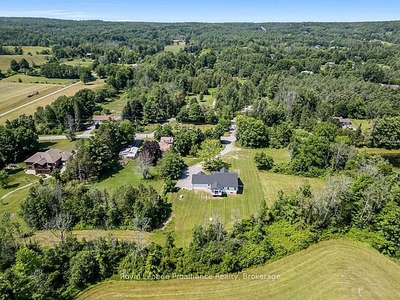 4th image of 556 Marsh Hill Rd