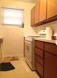 4th image of 454 W Belden Ave