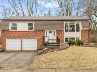 411 Assembly Dr, Bolingbrook, IL 60440