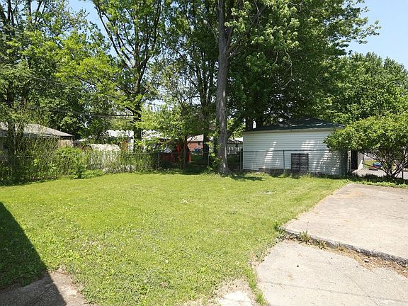 4th image of 37980 Lake Dr