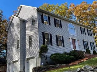 16 Mockingbird Ln, New Milford, CT 06776