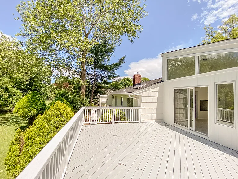 1 Herrick Dr — Photo 42