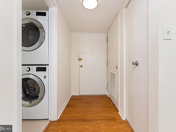 5th image of 1540 Northgate Sq APT 21B