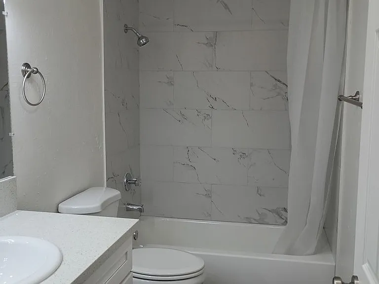 4862 W 118th Pl — Photo 10
