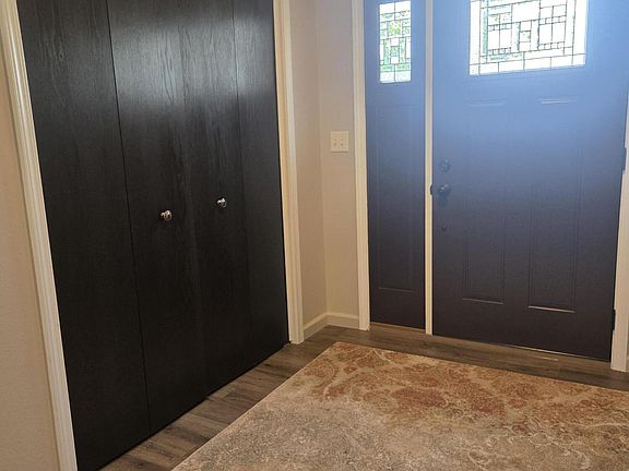 5th image of 2368 6th St W
