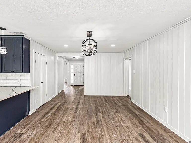 535 Thornwood Dr — Photo 15