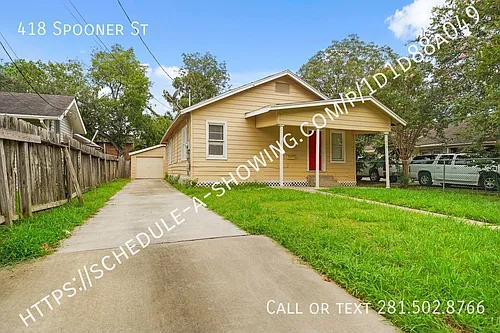 418 Spooner St Photo 1