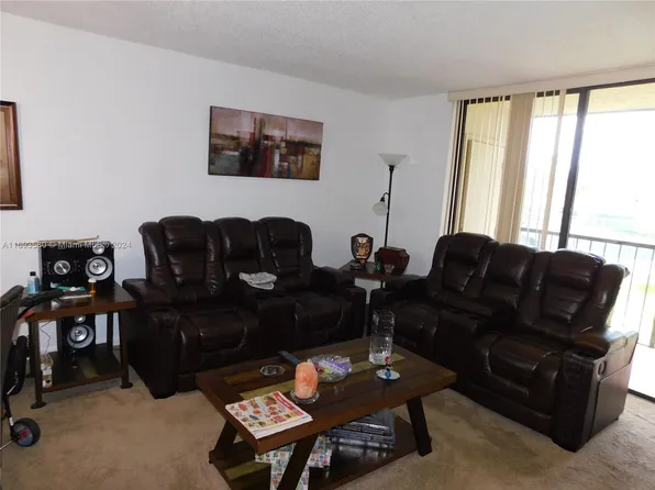 8005 SW 107th Ave APT 209, Miami, FL 33173