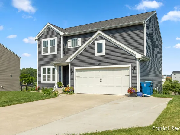 490 Oak Meadow Dr, Middleville, MI 49333