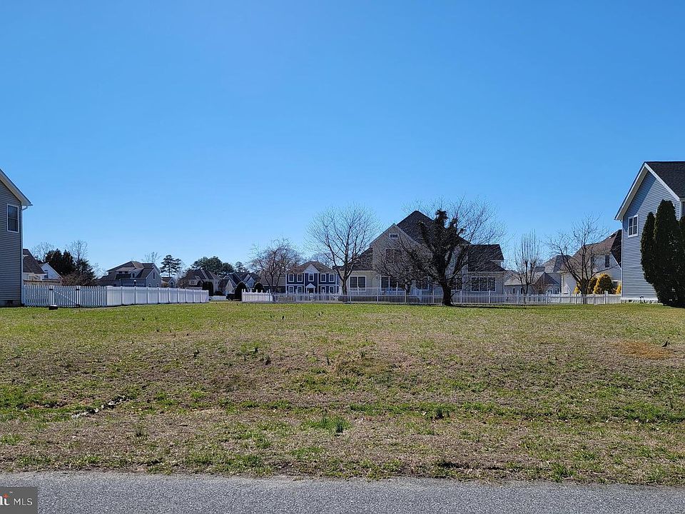 1st image of 130 E Buckingham Dr