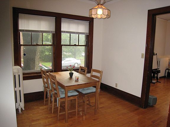 3rd image of 1978 Ashland Ave #Br1