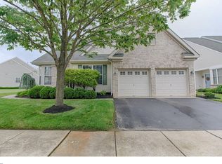 17 Lavender Ct, Marlton, NJ 08053