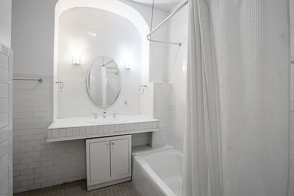 Rented by Bond New York | media 5