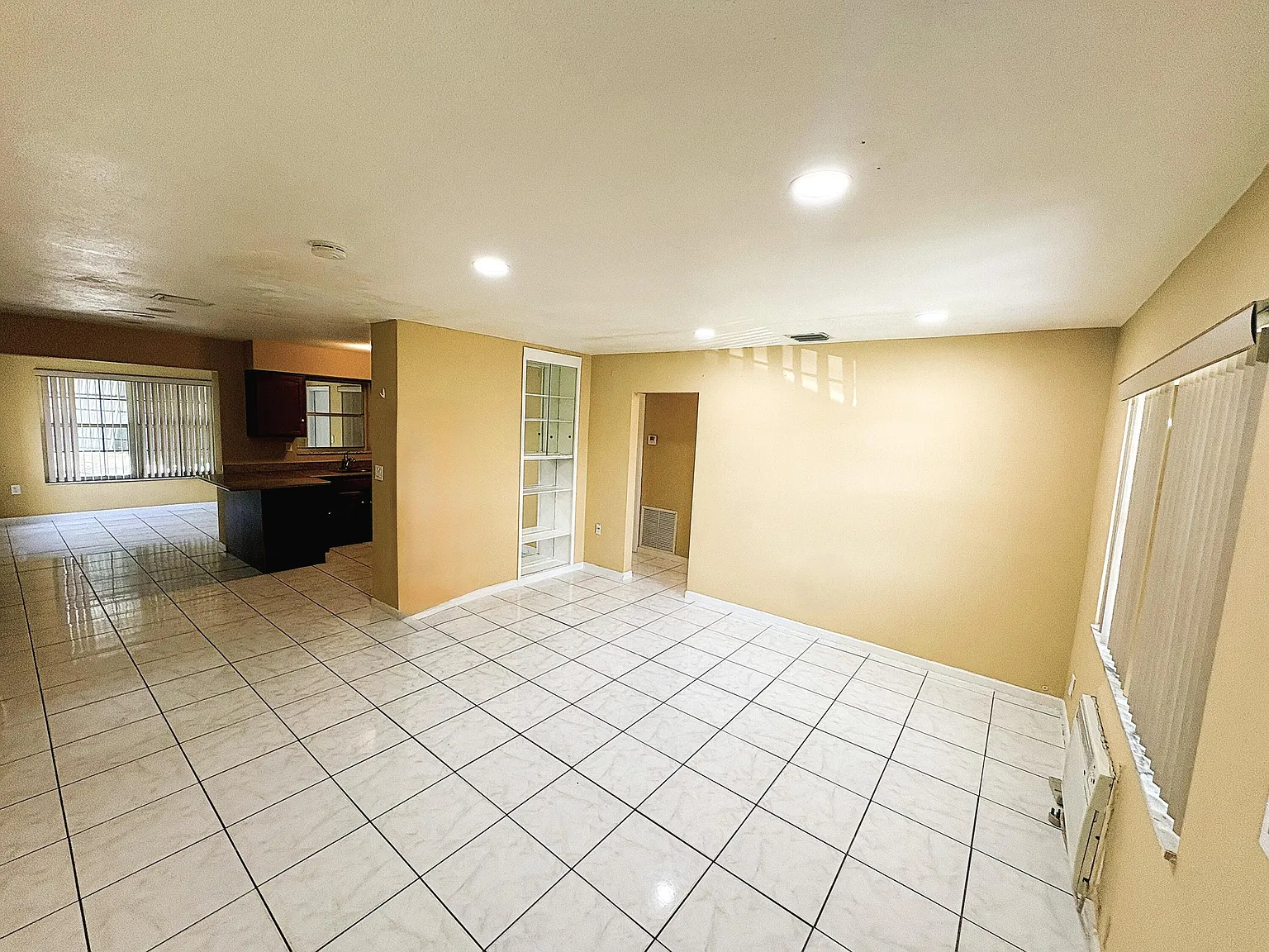 2 bed, 1.0 bath, 700 sqft, $1,900 — Photo 3