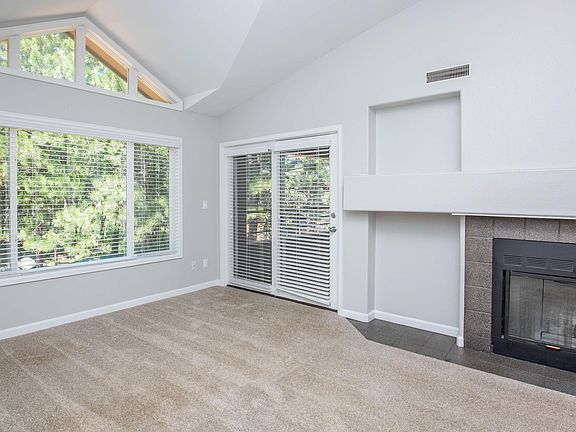 5th image of 5 Watch Hill Dr #10768092