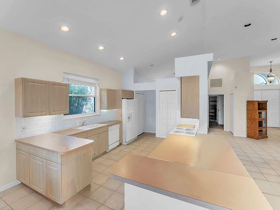 3rd image of 7215 Marsh Terrace
