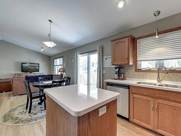 1187 Blackhawk Dr SW — Photo 17