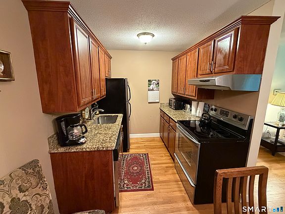 5th image of 1465 Willard Avenue #A