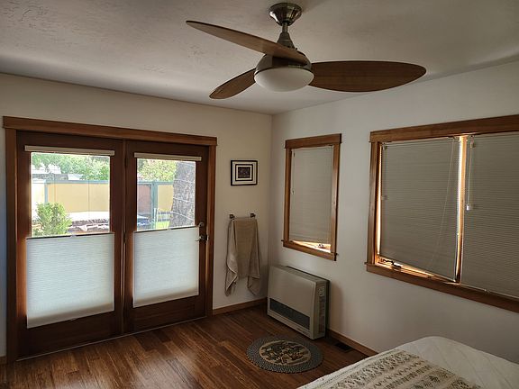 3rd image of 2415 Woodland Ave