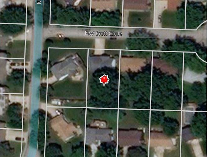 1st image of 520 NW Brett Cir