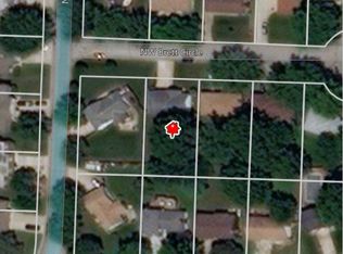 520 NW Brett Cir, Blue Springs, MO 64014
