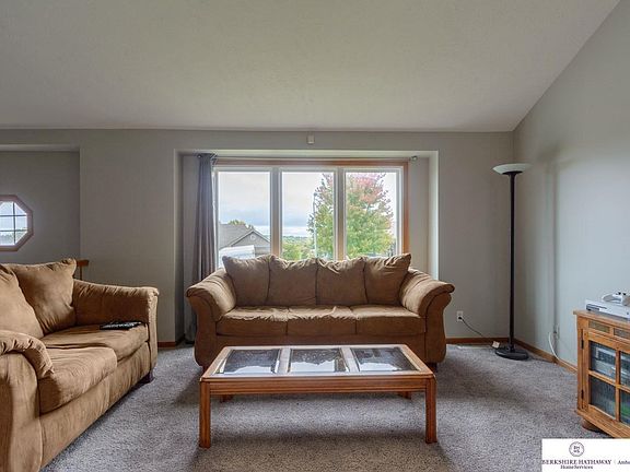 4th image of 4610 N 126th St