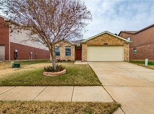 8816 Sagebrush Trl, Aubrey, TX 76227